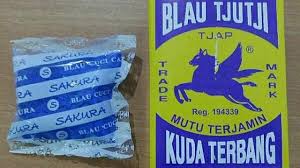 Setrika arang bentuknya mirip dengan setrika sekarang, hanya saja tidak menggunakan listrik, untuk membuat panas digunakan arang yang dibakar, mempunyai lubang yang digunakan sebagai keluar masuknya udara supaya pembakaran tetap berlangsung. 6 Barang Rumah Tangga Zaman Dulu Yang Bikin Kangen Masih Ingat Lifestyle Liputan6 Com