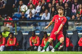 Você está pensando em visitar em portugal? Generasi Emas Portugal Mampukah Mempertahankan Gelar Klub Gantigol