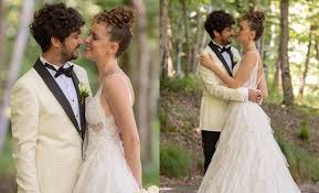 'mucize doktor' dizisinin yıldızı taner ölmez #ellestyleawards gecesine sevgilisi ece çeşmioğlu ile katıldı. 3pr42abungg Qm