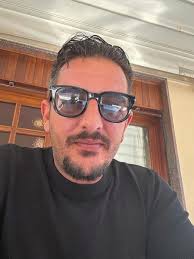 Il buio, la strada impervia e l'improvviso ribaltamento del mezzo: così è  morto Carmelo Parisi nelle Eolie