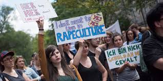 Vergewaltigung ist nach duden recht die nötigung zum beischlaf oder zu ähnlichen sexuellen handlungen, die das opfer besonders erniedrigen, wobei diese mit gewalt. Sexualisierte Gewalt In Deutschland Kaum Verurteilungen Von Tatern Taz De