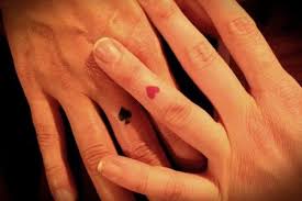 45 Astounding Finger Tattoos Slodive Vegas Tattoo Finger Tattoo Designs Couple Tattoos