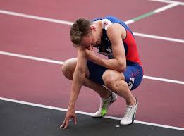 Benjamin was in lane 5. Karsten Warholm Dream Comes True As He Grabs Gold And 400m Hurdles World Record The Independent