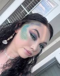 I’m just a pink pony girl 🩷🎠. * Chappell roan theme: mermaid 🧜🏻‍♀️