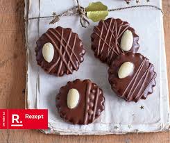 Rezept Osterreichische Brabanzerl Aus Dem Backbuch Weihnachtsplatzchen 80 Susse Versuchu Platzchen Backen Weihnachten Platzchen Backen Rezepte Kekse Weihnachten