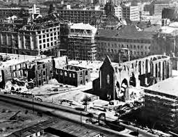 Berlin Mitte Nahe Alexanderplatz Geschichte Der Franziskaner Klosterkirche 1950 U Bahnhof Klosterstrasse Im Hintergrun Geschichte Berlin Geschichte Kloster