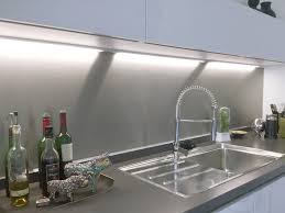 Fond de hotte & crédence inox sur mesure de chez inoxalu ,plaque inox pour cuisine, plaque découpé à vos mesures et livré chez vous, il ne reste plus qu' a la poser ! Quel Metal Pour Une Credence De Cuisine Sur Mesure