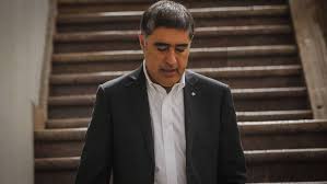 El ex diputado mario desbordes afirmó que, junto al aplazamiento de las elecciones, se deben cerrar las fronteras aéreas de chile. La Hora Decisiva De Desbordes Se Juega En El Consejo De Rn