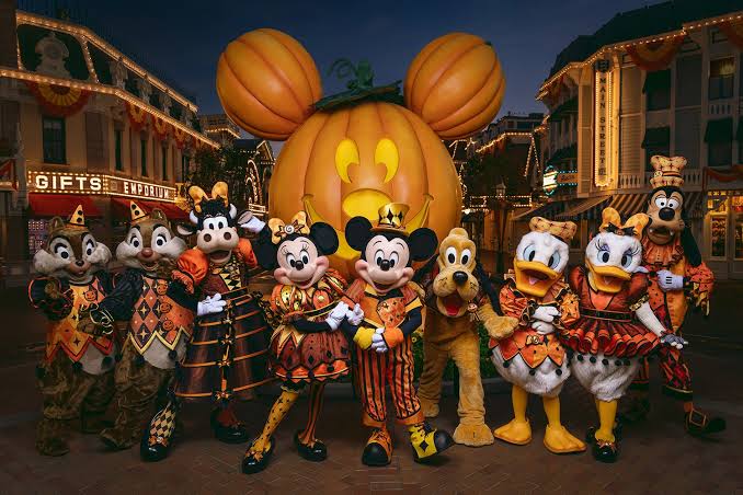 Halloween at Disneyland 2026 Ultimate Guide - Disney Tourist Blog