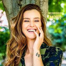 Ünlü oyuncu nişantaşı'na ayakkabı değiştirmeye geldiğini söyledi. Irem Helvacioglu Los Angeles ç…§ç‰‡ Facebook