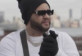 Humorist Ariel Mancebo