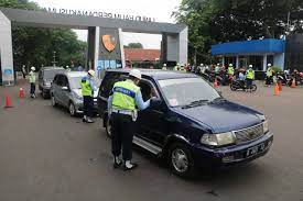 Jual stiker lintas husein / jual striping stiker lis motor variasi yamaha mio j mio gt kawahara 1 li kota surakarta mirzu husein zhop tokopedia : Satpomau Lanud Halim Perdanakusuma Gelar Sweeping Di Pintu Masuk Lanud