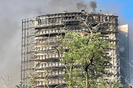 Incendio grattacielo via antonini milano. Zjhyqcuqu7zpzm