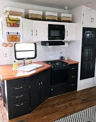 Their equipment is pretty standard: Stunning Diy Travel Trailers Camper Storage Organization Ideas 45 Diy Wood Countertops Outdoor Kitchen Countertops Home Kitchens