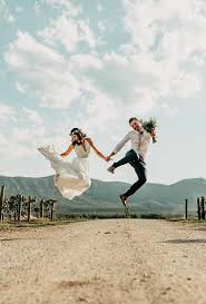 36 Creative Wedding Photo Ideas Poses Creative Wedding Photo Ideas Poses Couple In Ju Wedding Photos Poses Amazing Wedding Photos Creative Wedding Pictures