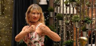 Una soltera presume de músculos a su llegada a 'First Dates' y espanta a su  cita: ''Me parece un poco ridículo. Yo no hubiera hecho esa entrada''