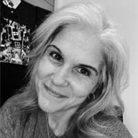 30+ "Suzanne Lee" profiles