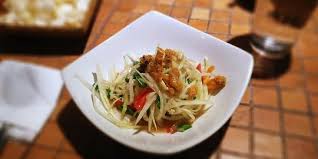 Cocok untuk kamu yang sedang diet. 7 Resep Salad Sayur Segar Khas Asia Dari Som Tum Thailand Sampai Sangchoo Geotjeori Merdeka Com