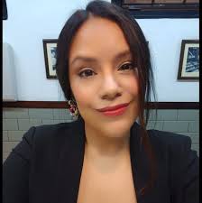 Historias detrás de La Lucha” Hoy les vamos a contar un poco sobre nuestra  querida Leyda Guerrero 💕, quien actualmente trabaja como administradora en  Lucha Plaza Norte. Desde el momento en que