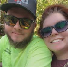 I have for sale a 1994 dodge ram 3500 4x4 turbo diesel 12 valve Cummins  automatic transmission. Clean and clear title in my name I have paperwork  for everything I've done to