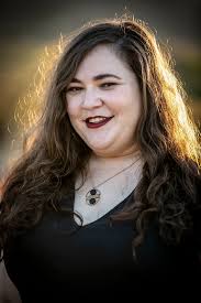 Sara Ventre's Instagram, Twitter & Facebook