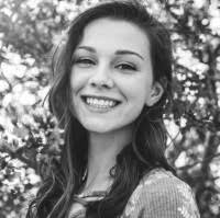 Carly Daniel's Instagram, Twitter & Facebook