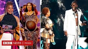 The rapper showed off her baby bump while performing at the bet awards sunday with husband offset and group migos. Jpepxu6coo18xm