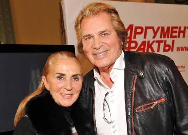 Singer Engelbert Humperdinck's Wife Passes Away From COVID-19