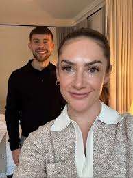 Hello my fans. I wish you a nice day!