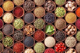 Voyager Dans Son Assiette Grace Aux Epices Et Aux Aromates Iga Aromates Epices Et Herbes Epices