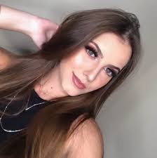 Allie Oliveira's Instagram, Twitter & Facebook