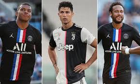 Megabintang juventus, cristiano ronaldo selain produktif mencetak gol di lapangan, dirinya juga sangat banyak menghasilkan mantan kekasih. Juventus Star Cristiano Ronaldo Considered Psg Switch Before The Coronavirus Pandemic Daily Mail Online