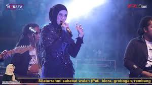 .yaitu garoup musik dangdut yg bernama new monata. 10 Potret Mulan Jameela Nyanyi Bareng New Monata Bawakan Lagu Dangdut Juga Kapanlagi Com