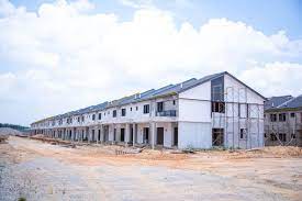 It was developed to be an education city starting with the building of kolej universiti kejuruteraan and universiti malaysia pahang. Images Gallery