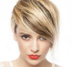 Styling this haircut shaggy with a definition for the feathers, you'll get an impressive short hairstyle to turn heads. 20 Short Hair With Fringe