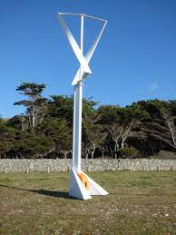 croisic avec mur et arbres eolienne eolienne maison eolienne de jardin