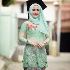 Karena kami produksi sendiri dan warna selalu restock > 30 warna bahan: Anggun Dan Menawan Dengan Mix And Match 8 Jilbab Untuk Kebaya Di Hari Istimewa Kamu