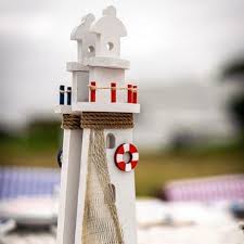 Un Phare En Bois Comme Centre De Table Pour Un Mariage Theme Mer Mais Egalement Un Bapteme Ou Un Anniversaire Theme De La Mer Centre De Table Decoration Blanc