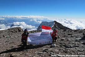 Hasil gambar untuk pecinta alam indonesia