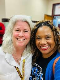 Karen Hertel (@TheKarenHertel)