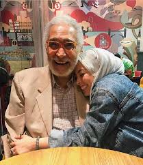 وعلقت سارة صبري على الصورة قائلة: Ø®Ø·ÙˆØ¨Ø© Ø­ÙÙŠØ¯Ø© Ø¹Ø¨Ø¯ Ø§Ù„Ø±Ø­Ù…Ù† Ø£Ø¨Ùˆ Ø²Ù‡Ø±Ø© ØµÙˆØ± Ø§Ù„ÙÙ† Ø¬Ø±ÙŠØ¯Ø© Ø§Ù„Ø·Ø±ÙŠÙ‚