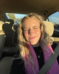 Savannah Ogle's Instagram, Twitter & Facebook