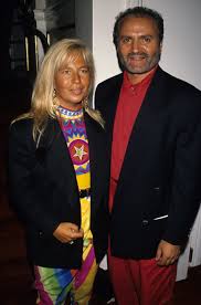 Jun 22, 2017 · less than six months after gianni died, donatella debuted her first collection as versace's chief designer, at milan fashion week. Donatella And Gianni Versace 1990 A Look Back Huffpost Life