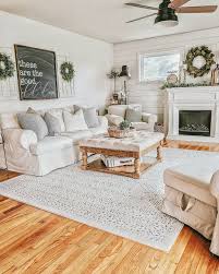 Farmhouse Homes On Instagram This Is The Kind Of Farmhouse Living Room We Dream Of We Farm House Living Room Living Room Sofa Design Cute Living Room