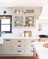But matt black handles have now been proudly introduced to kitchens and bathrooms which has been the exceptional talk! Kitchen Shaker Black Handles Modern And Clean Yet Transitional So It Won T Look So Dated 10 Years Beige Kitchen Interior Design Kitchen Kitchen Inspirations