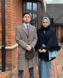 Jenazah adinda kepada sultan pahang, tengku arif bendahara pahang tengku abdullah sultan abu bakar, 78, selamat. Tengku Arif Bendahara Pahang Adinda Sultan Pahang Tengku Abdullah Tengku Fahd Curi Jalan Tengku Arif Bendahara 26600 Pekan Pahang Feera