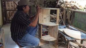 Membuat rak dinding gantung dari kayu bekas palet. Cara Membuat Rak Sudut Minimalis Dari Kayu Palet Youtube