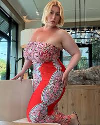 Featuring Emberly Adams @emberlyadams_ 🇦🇺 australia thickaussie