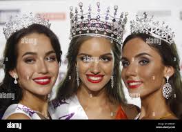 Contest in l r hi-res stock photography and images