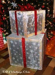 Diy Vintage Chic How To Make Lighted Christmas Presents For Outdoors Outdoor Christmas Decorations Christmas Diy Christmas Decorations